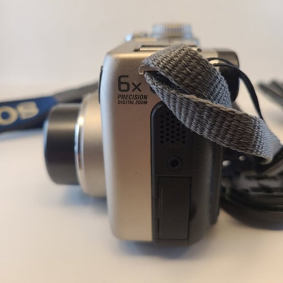Sony Cyber-shot DSC-S75 3.2MP Digital Camera w/ Charger Battery - Picture 4 of 9